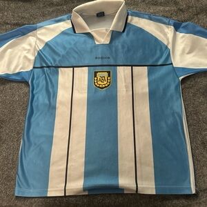 (Mens) 2000's Argentina home soccer jersey #18
Size XL